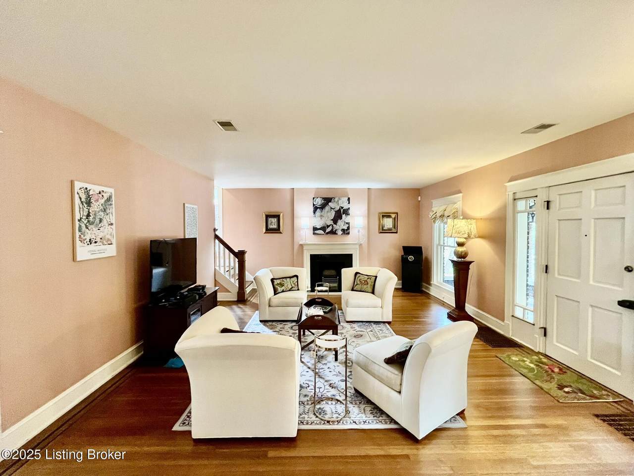 1430 Willow Ave - Photo 1