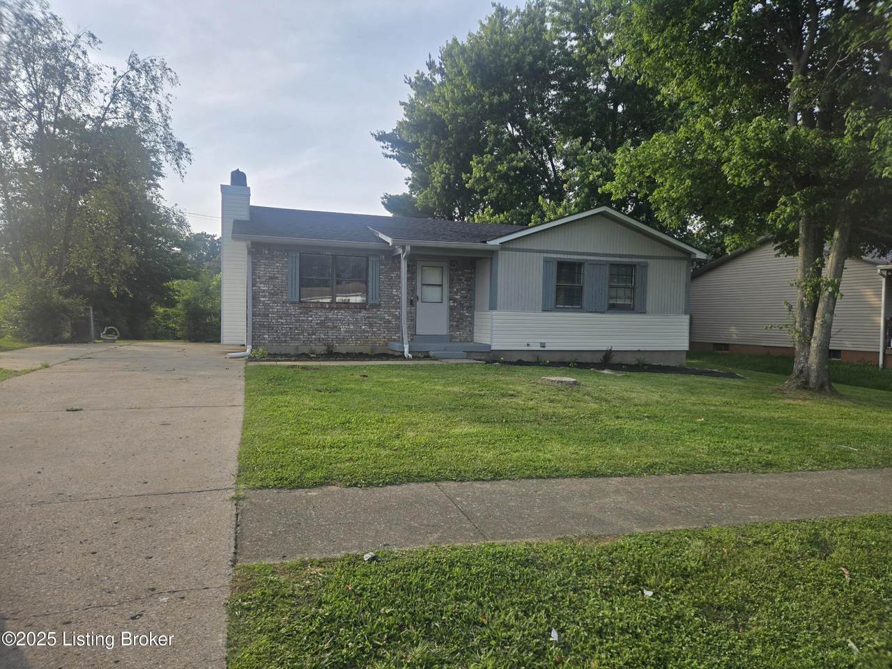 1784 Holly Ct - Photo 1