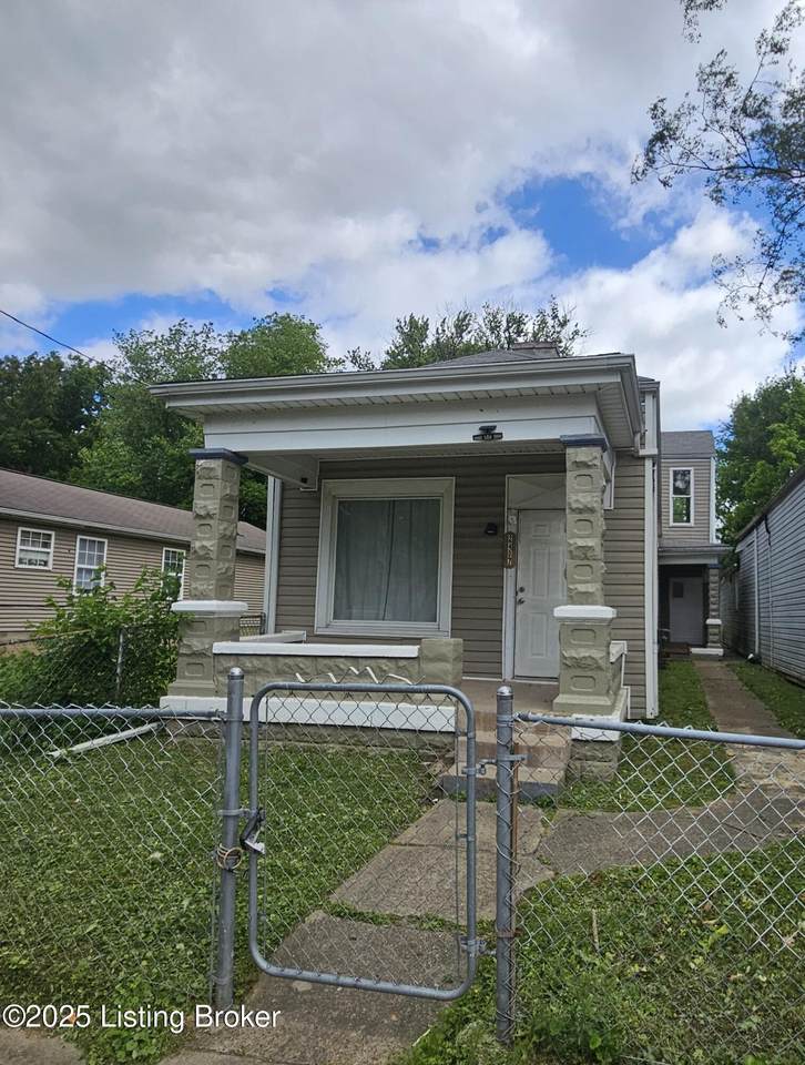 2407 Bank St - Photo 1