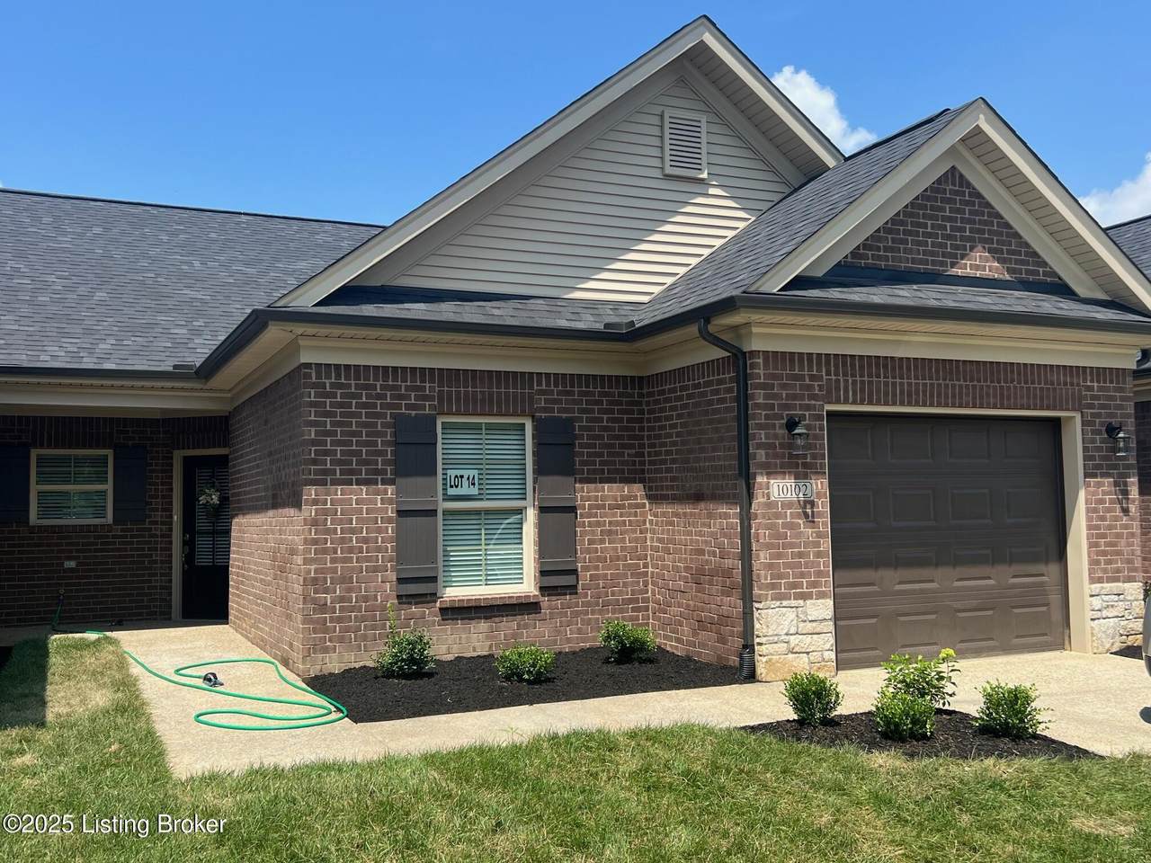 10102 Deer Vista Dr - Photo 1