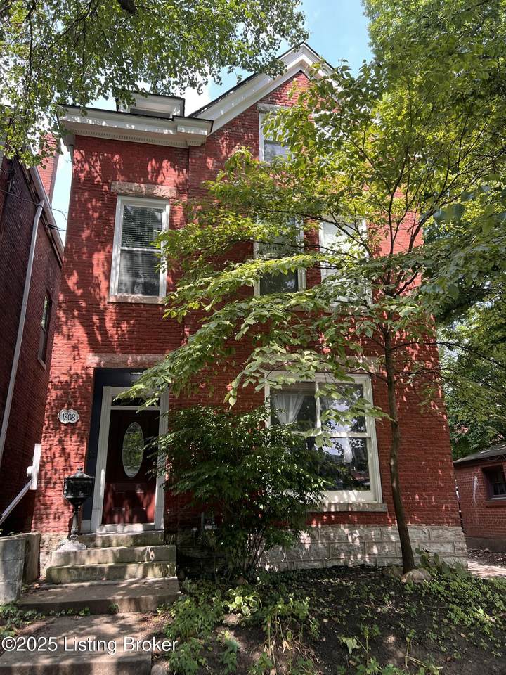 1308 2nd St - Photo 1