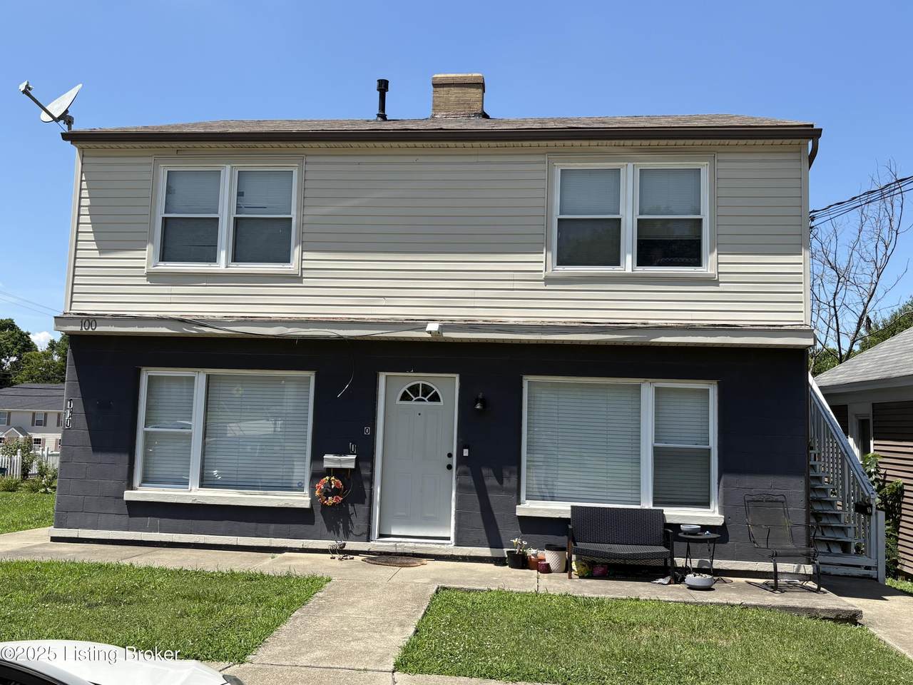 100 Madison St - Photo 1