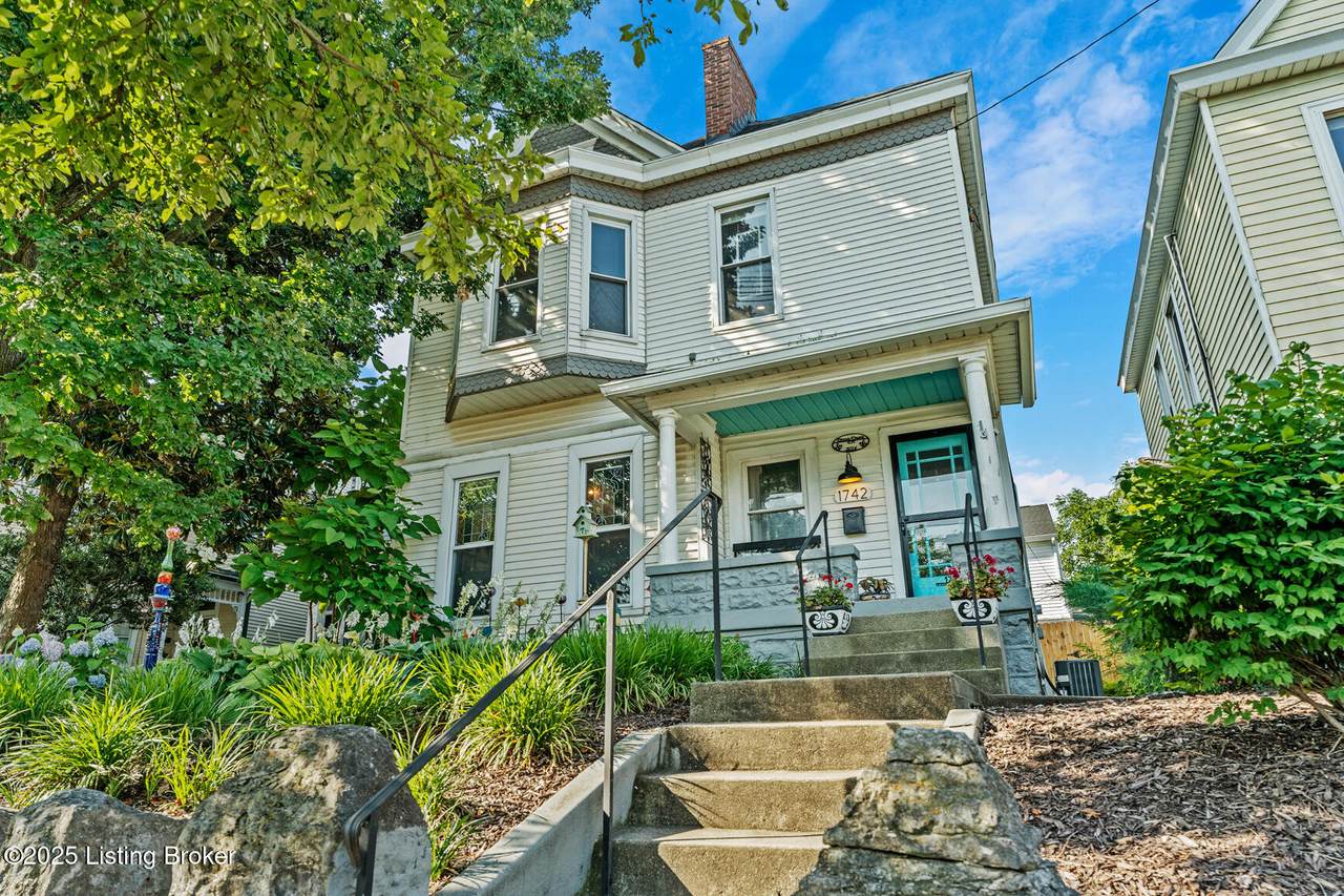1742 Frankfort Ave - Photo 1