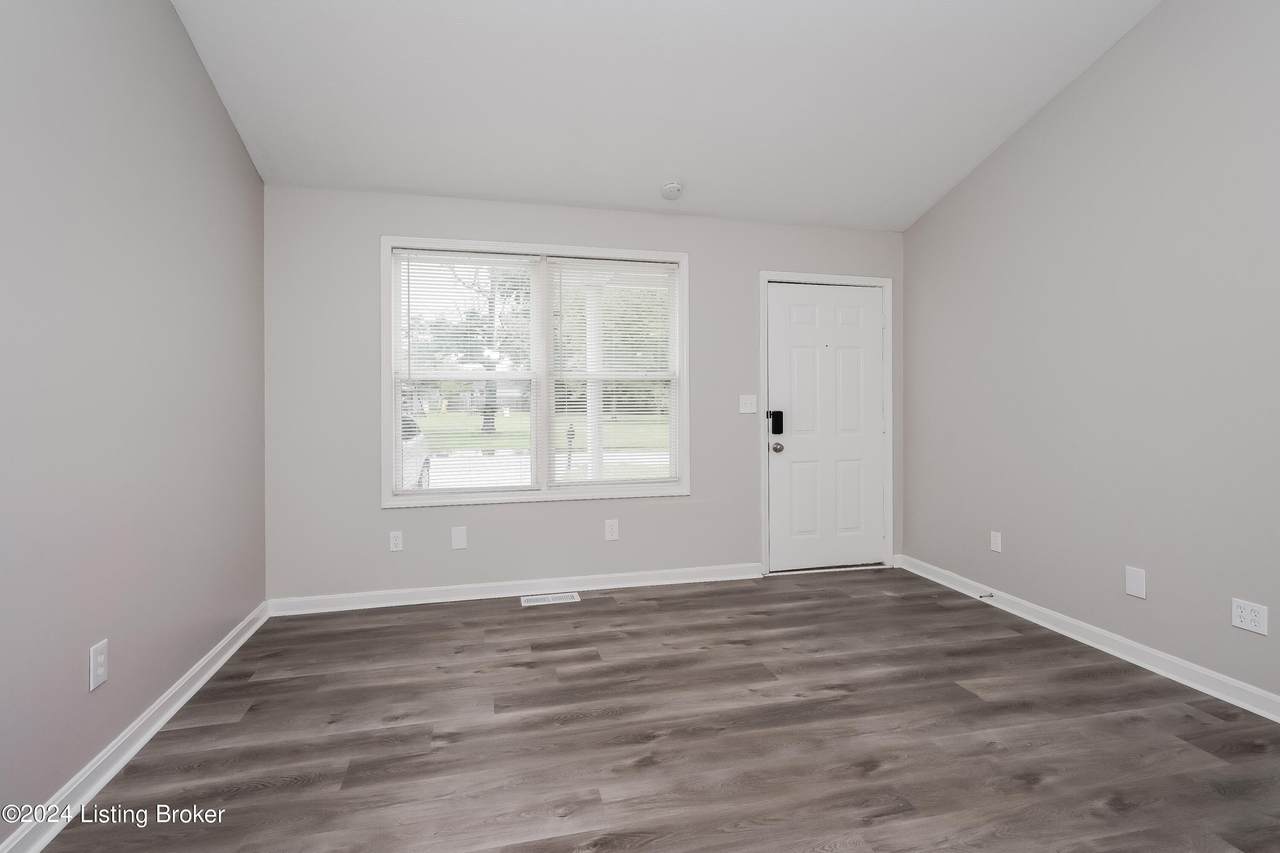 https://bt-photos.global.ssl.fastly.net/louisville/1280_boomver_1_1691769-2.jpg