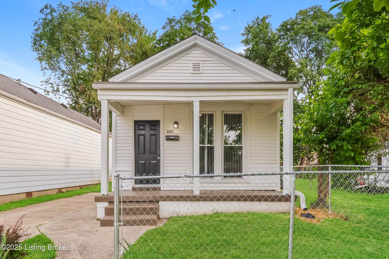 529 Wainwright Ave - Photo 1