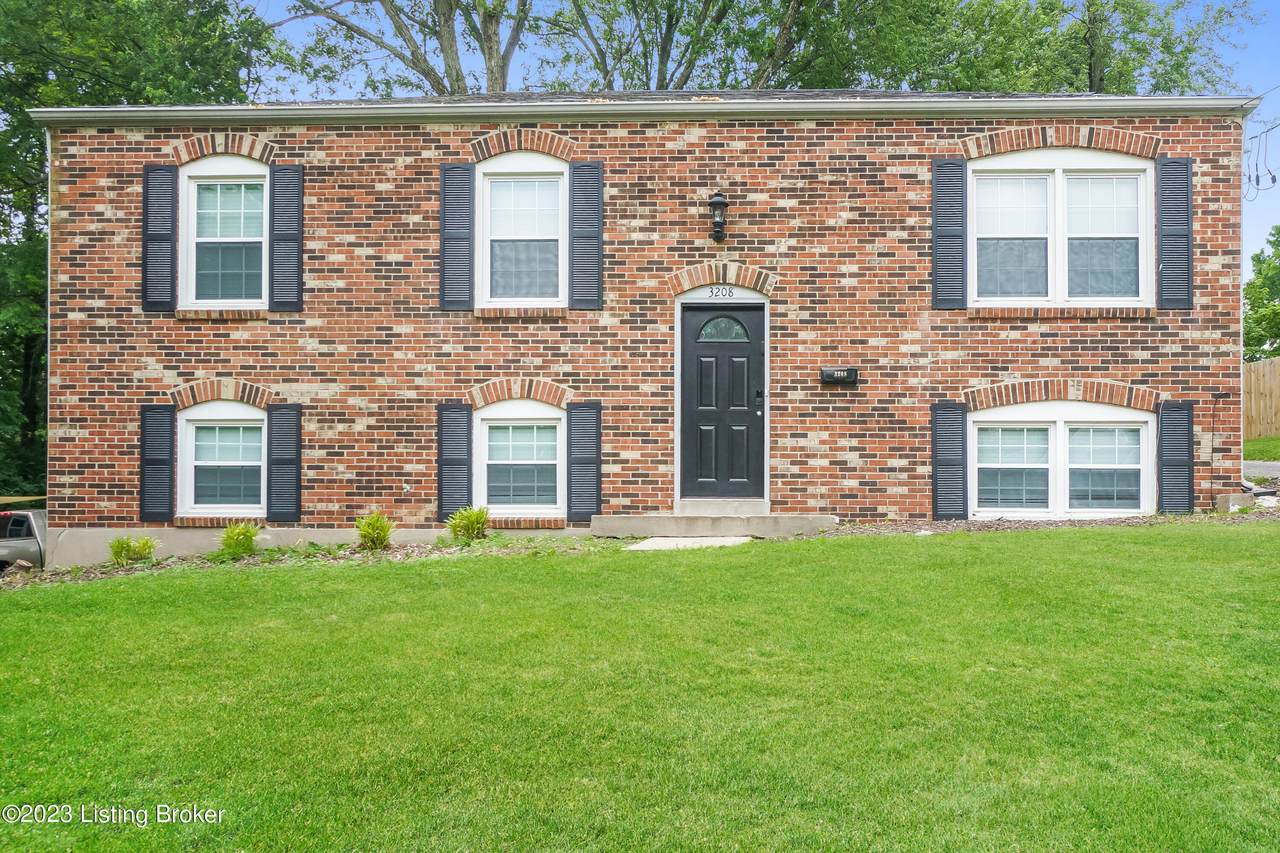 3208 Cabinwood Dr - Photo 1