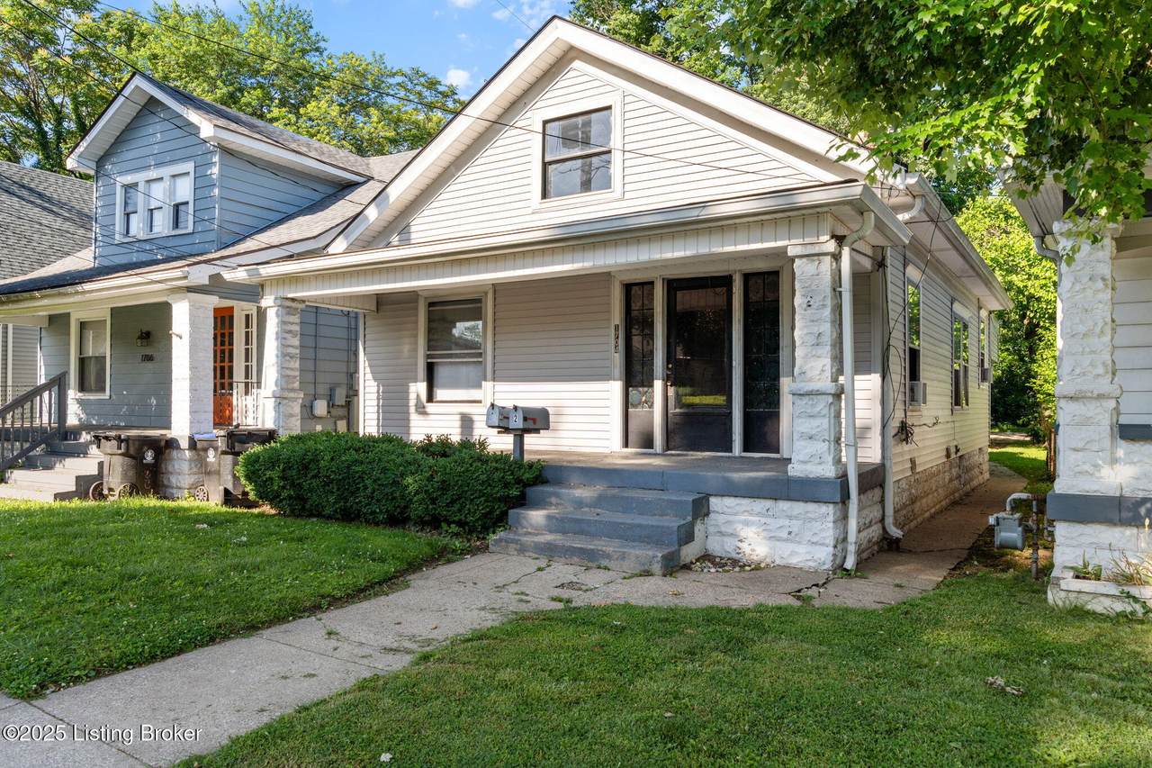 1704 Preston St - Photo 1