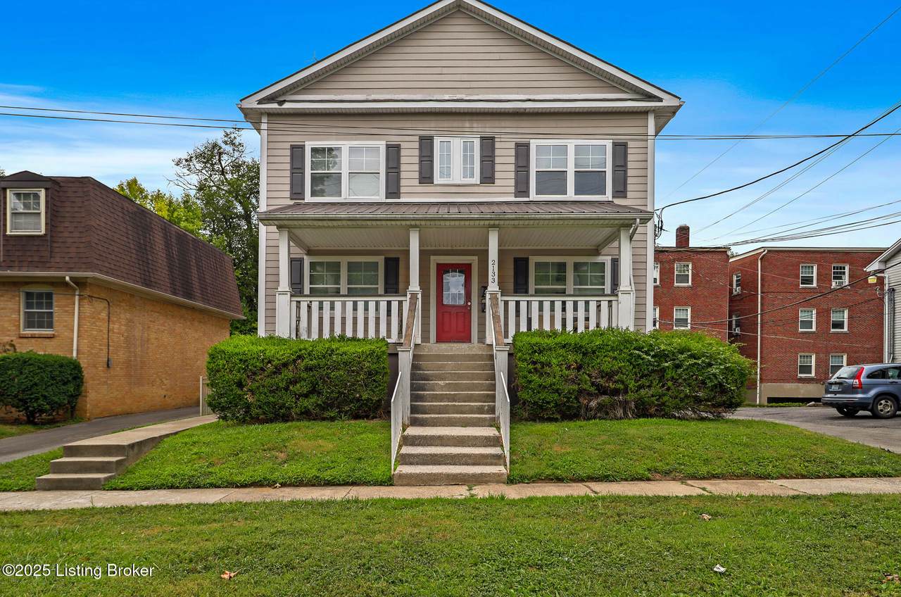 2133 Sherwood Ave - Photo 1