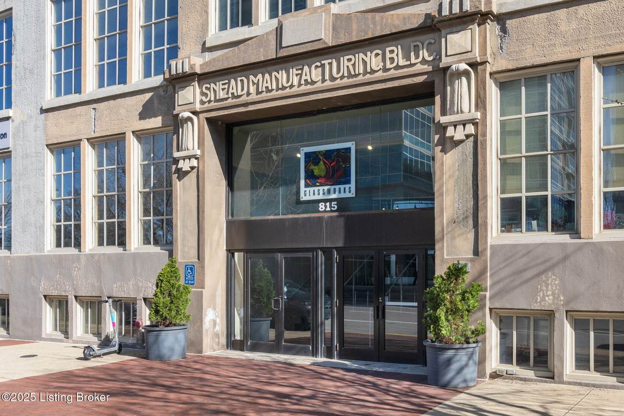 815 West Market St - Photo 1