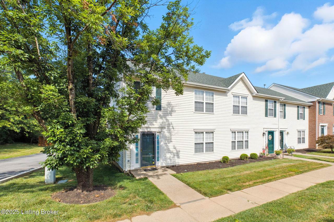 8013 Hunter Green Way - Photo 1