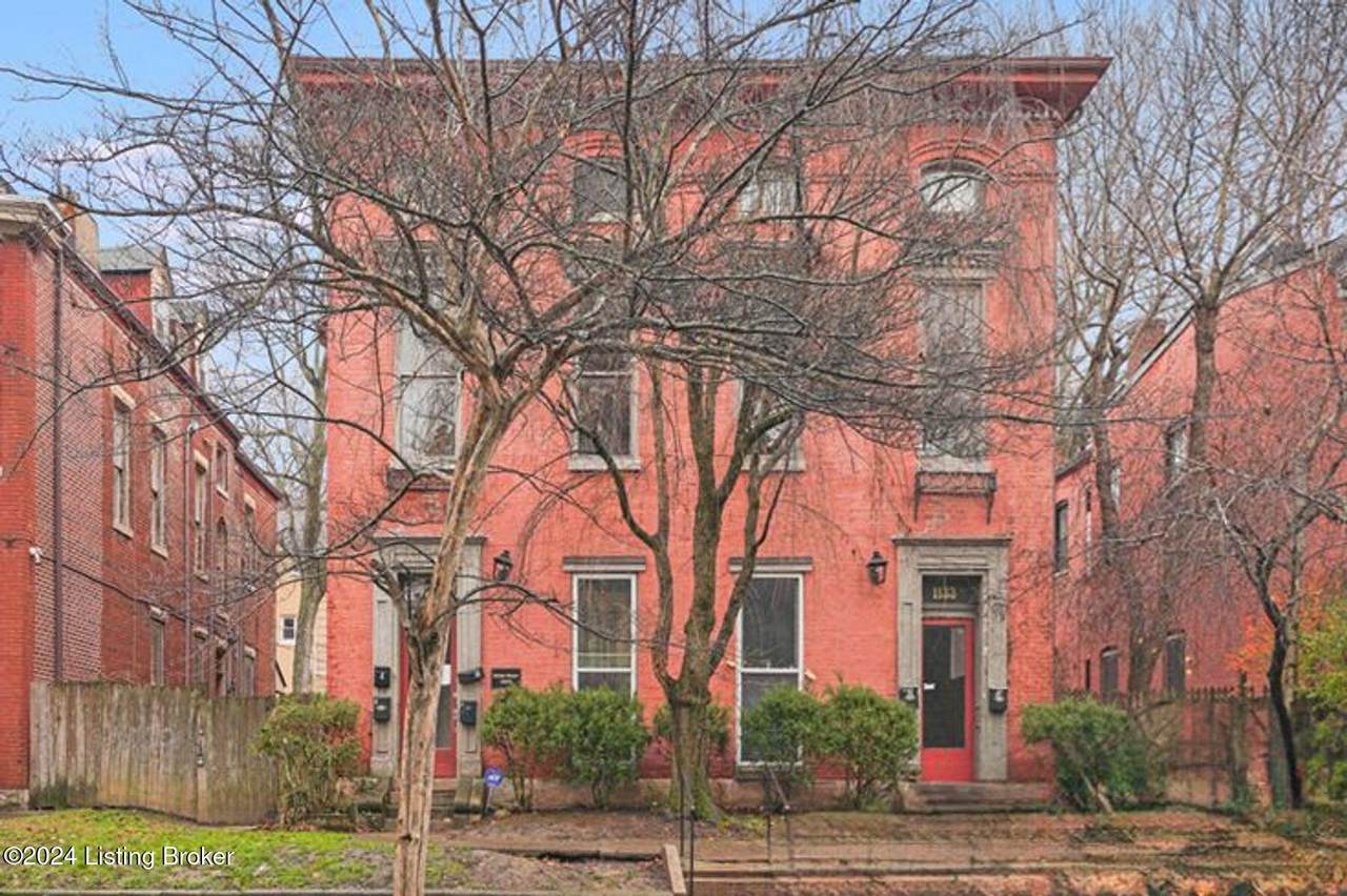 1131 Brook St - Photo 1