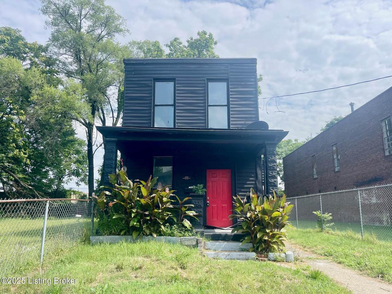 2519 Jefferson St - Photo 1