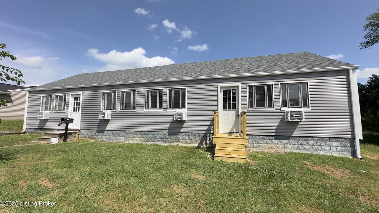 219 Lowell Ave - Photo 1
