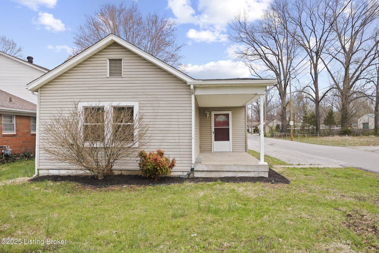 1901 Lower Hunters Trace - Photo 1