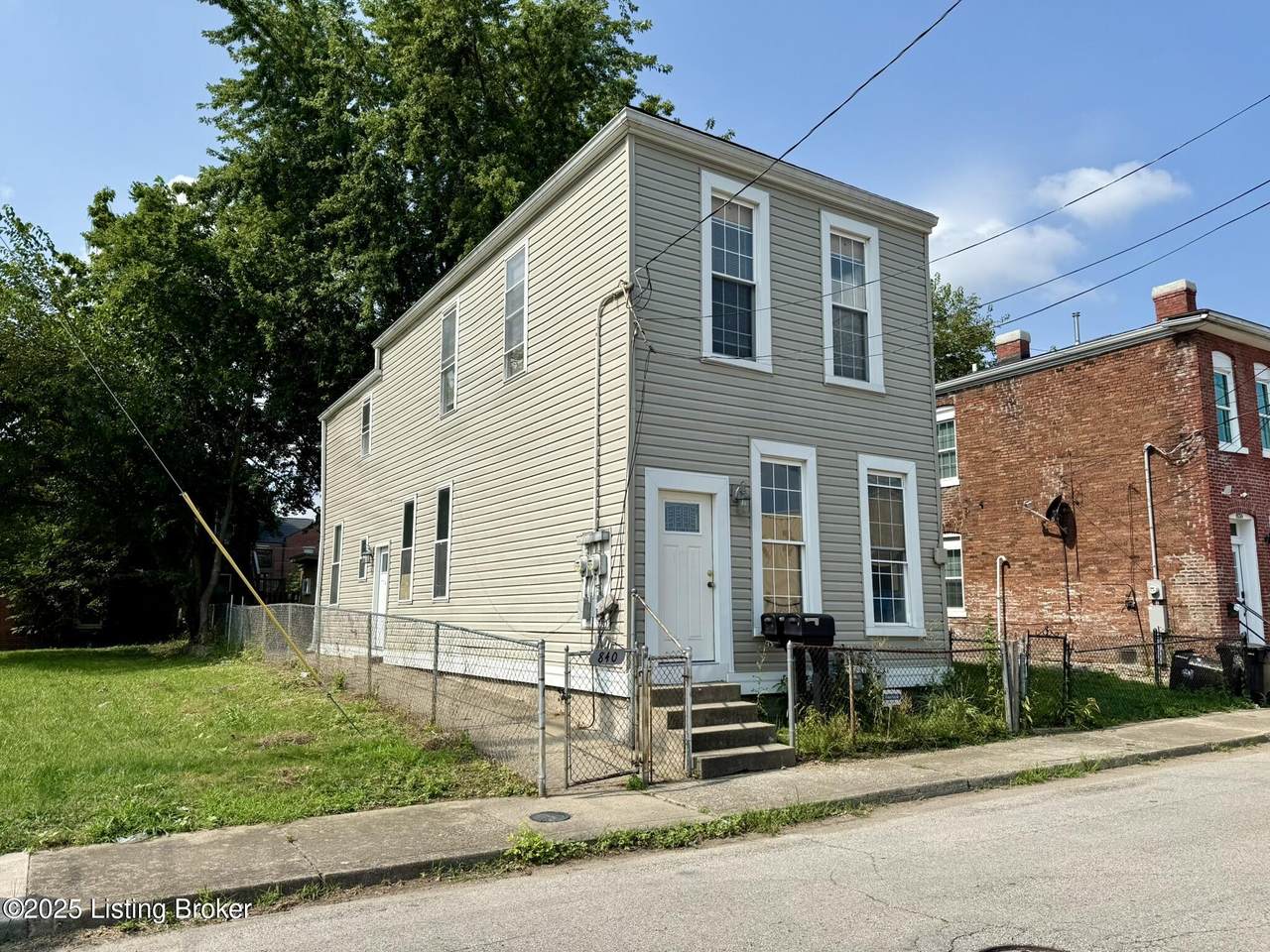 840 Marshall St - Photo 1