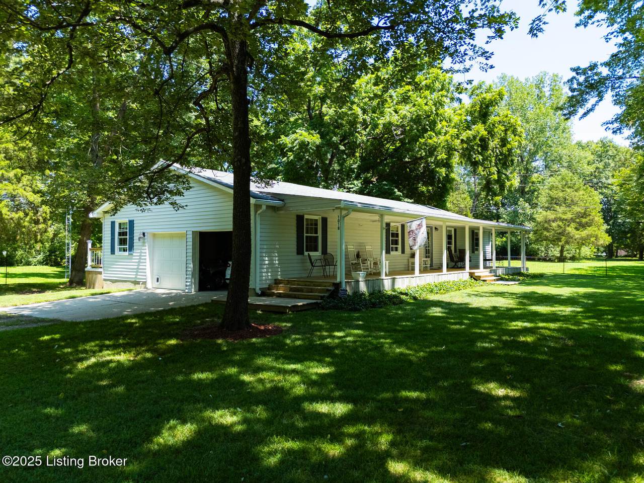 1018 Hebron Ln - Photo 1