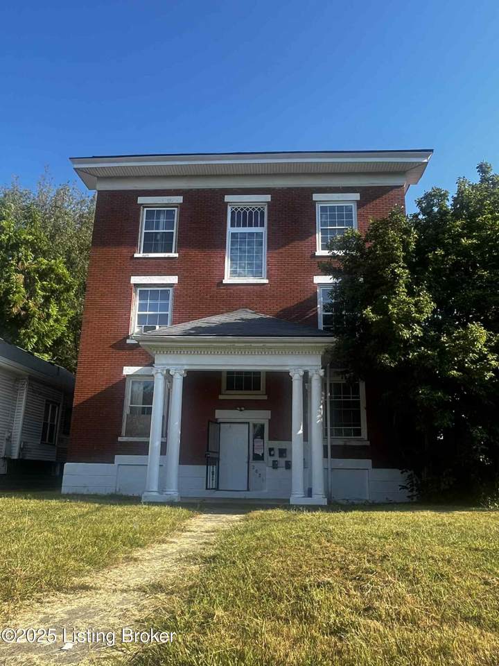 2621 Virginia Ave - Photo 1