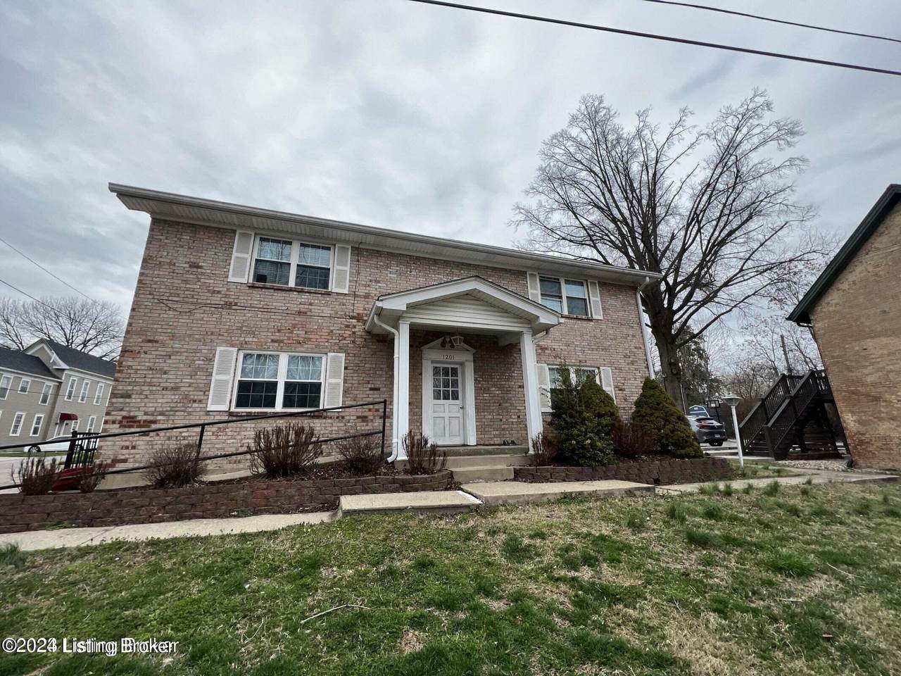 1201 Dewey St - Photo 1