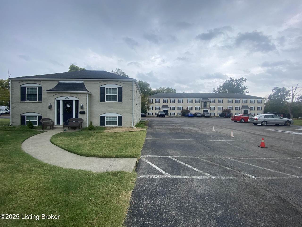 230 Middletown Square - Photo 1