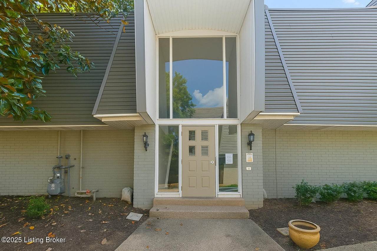 812 La Fontenay Ct - Photo 1