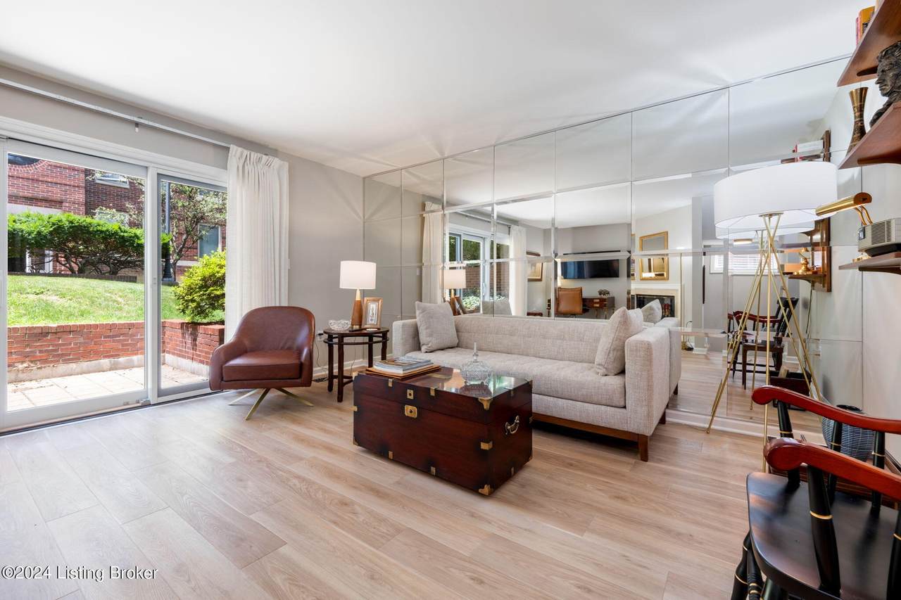 638 2nd St - Photo 1