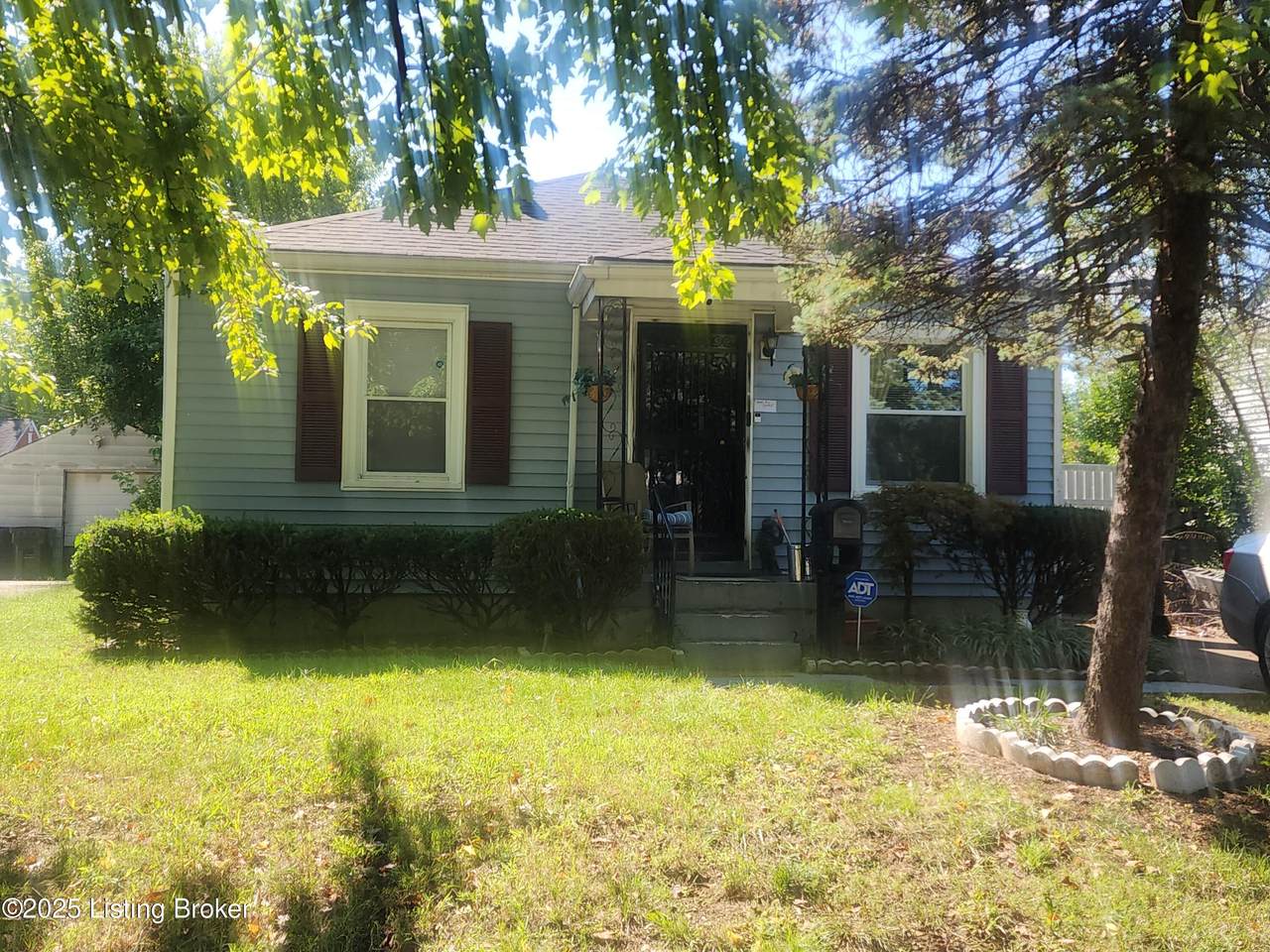 1338 Lillian Ave - Photo 1