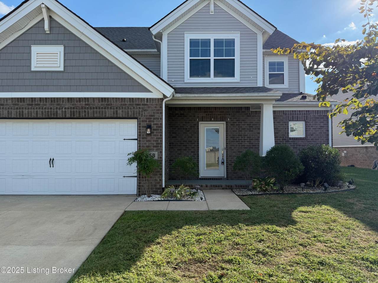 858 Star Ave - Photo 1