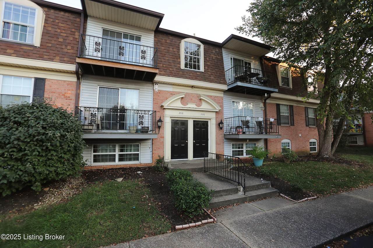 208 Flanders Ct - Photo 1