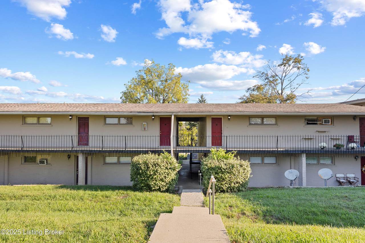 200 Thistlewood Ave - Photo 1