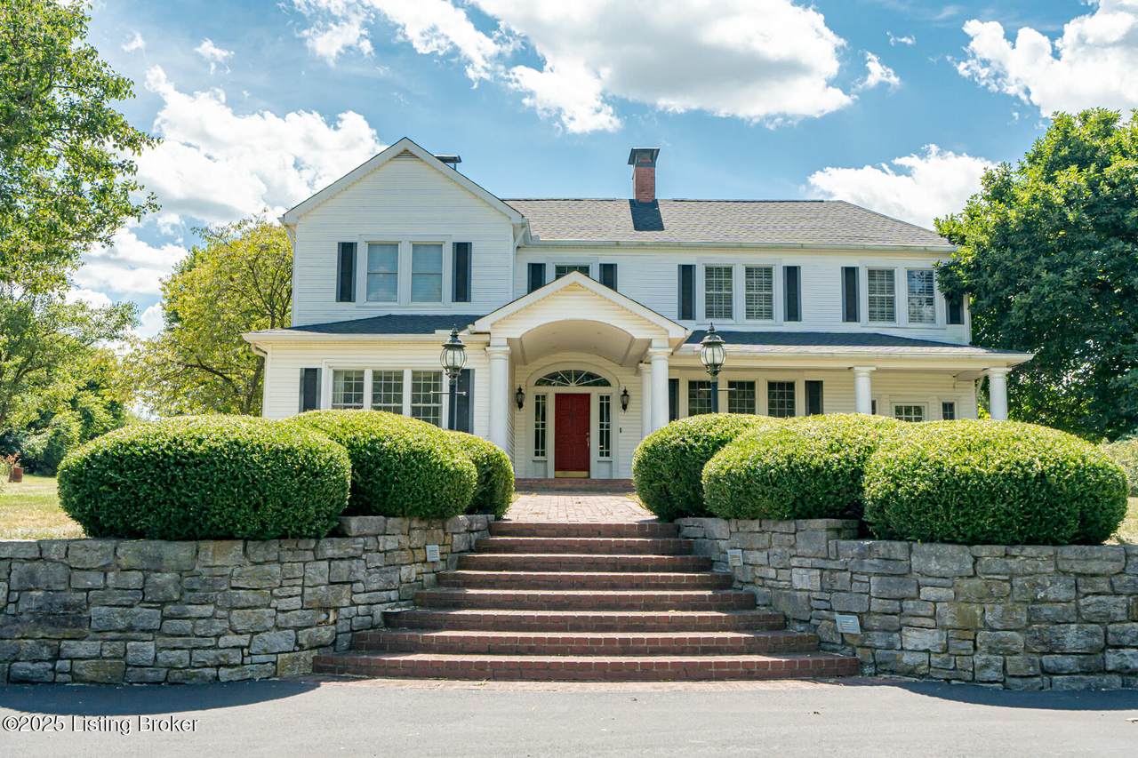 3976 Shelbyville Rd - Photo 1