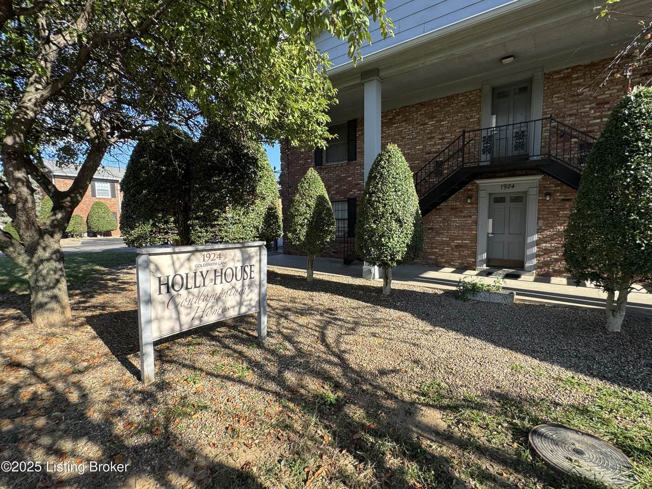 1924 Goldsmith Ln - Photo 1