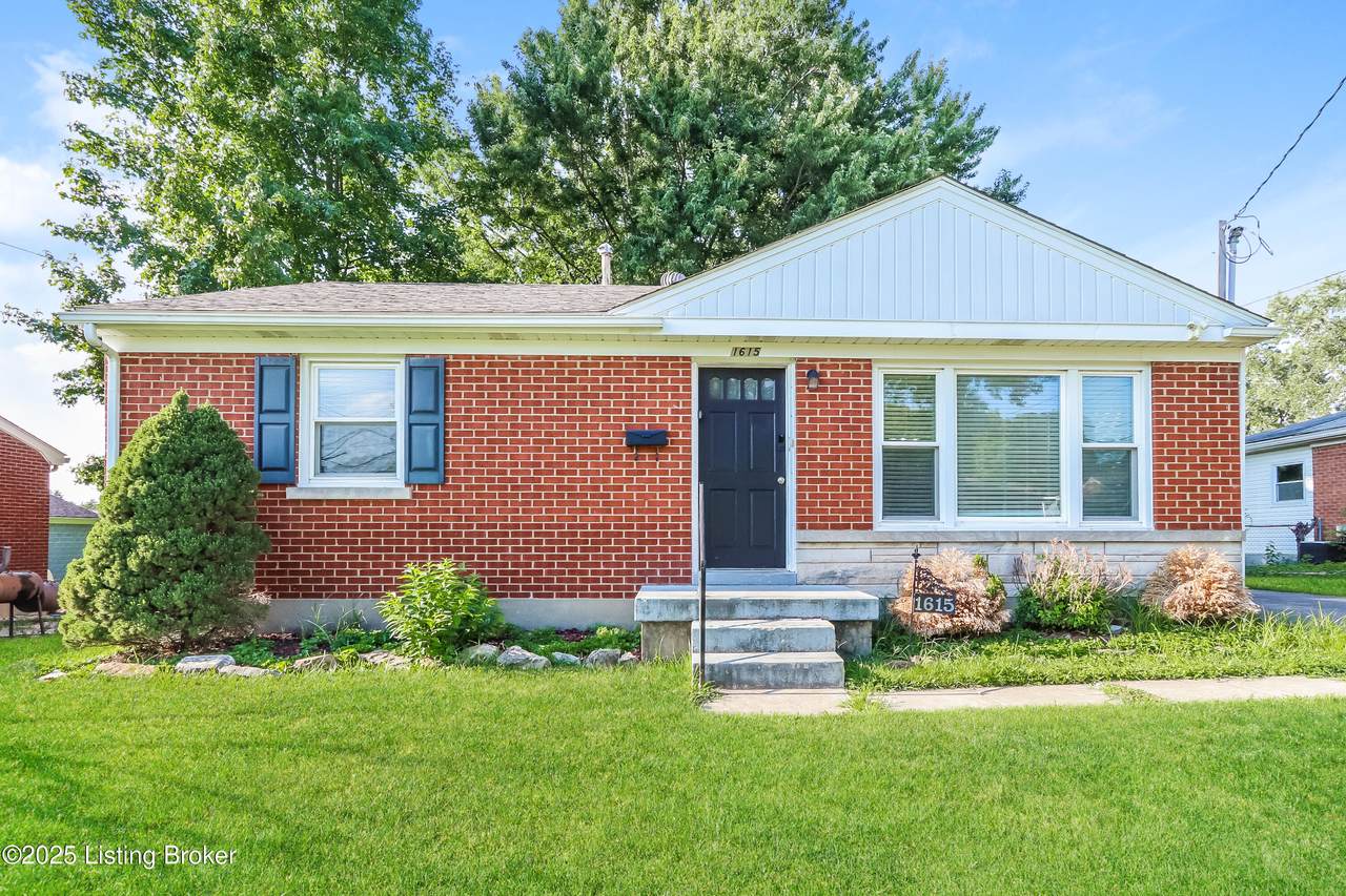 1615 Stafford Ave - Photo 1