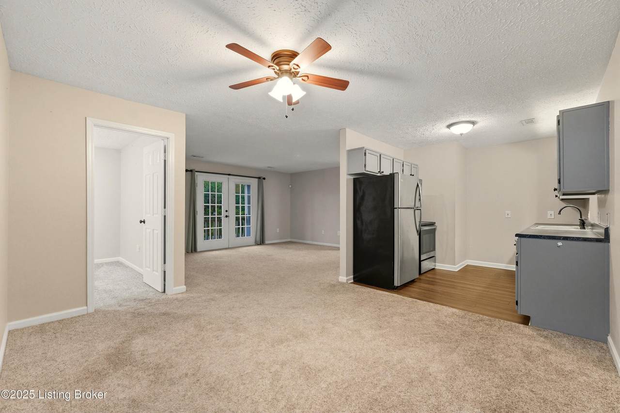 213 Colonial Club Dr - Photo 1