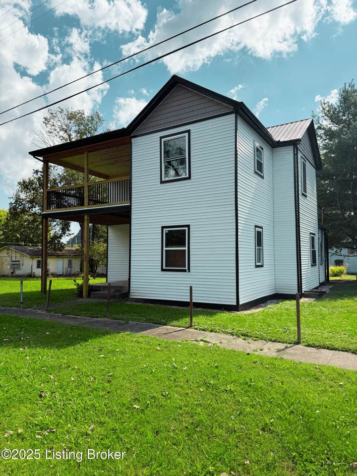409 Elm St - Photo 1