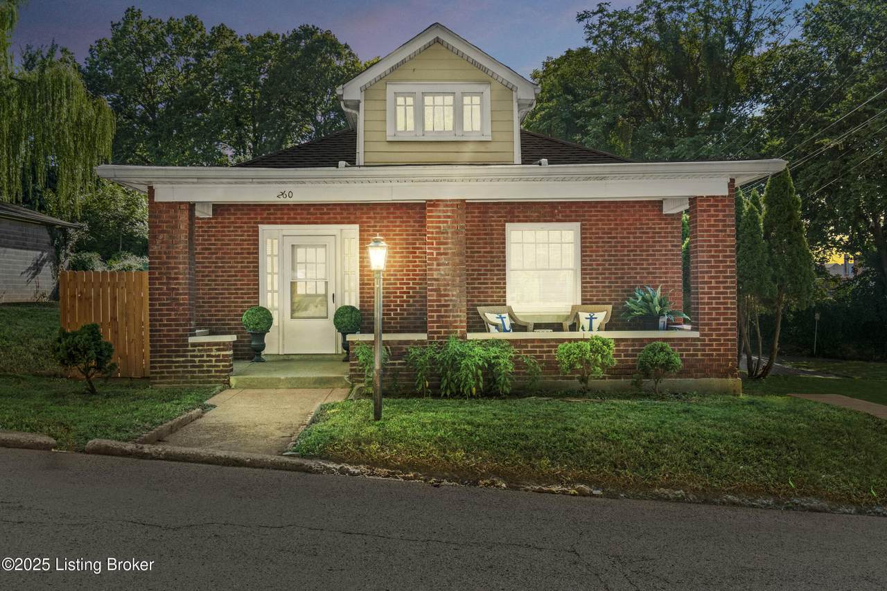 260 Thompson Ave - Photo 1