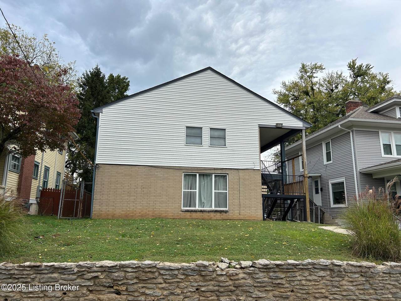 2207 Alta Ave - Photo 1