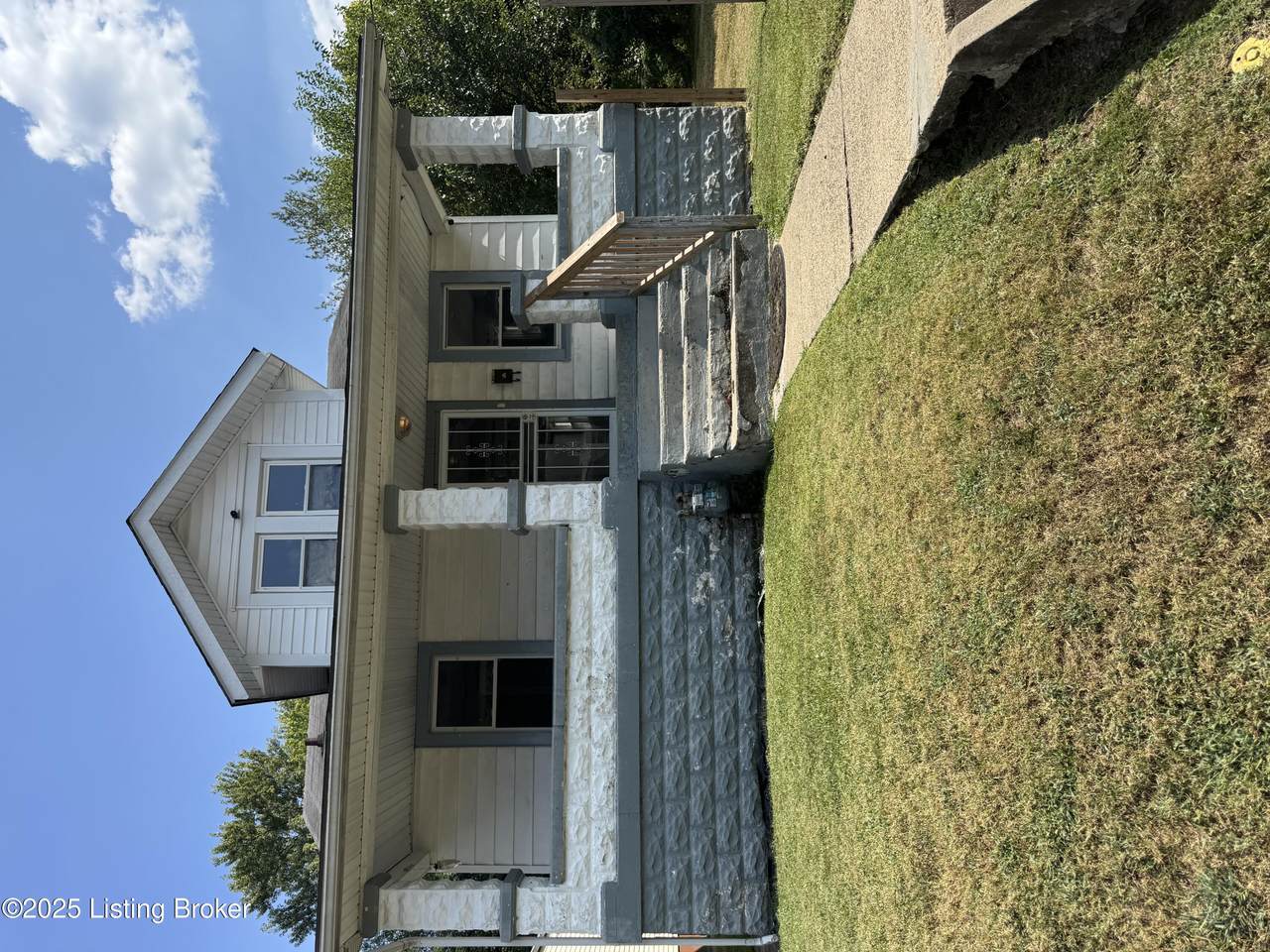 111 43rd St - Photo 1