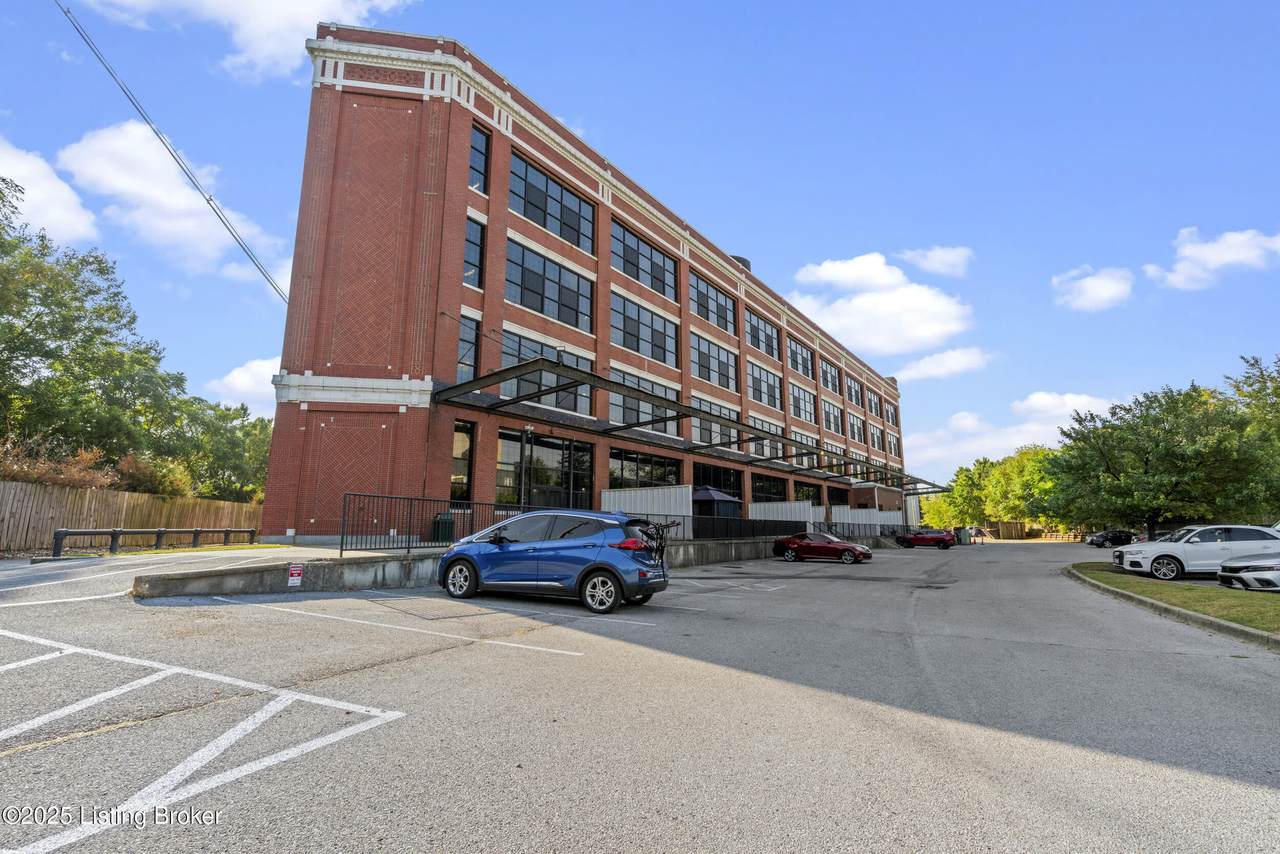 2520 3rd St - Photo 1