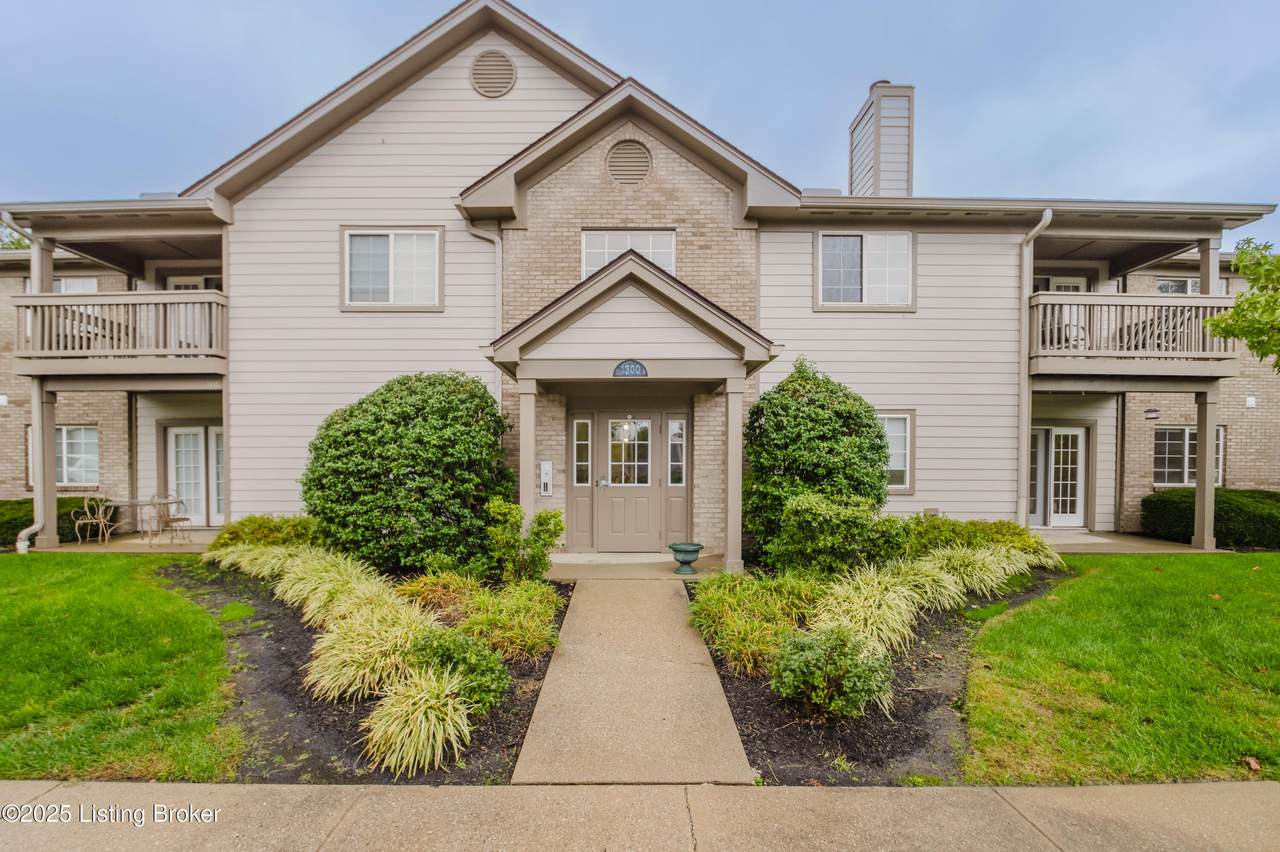 1300 Bee Ln - Photo 1