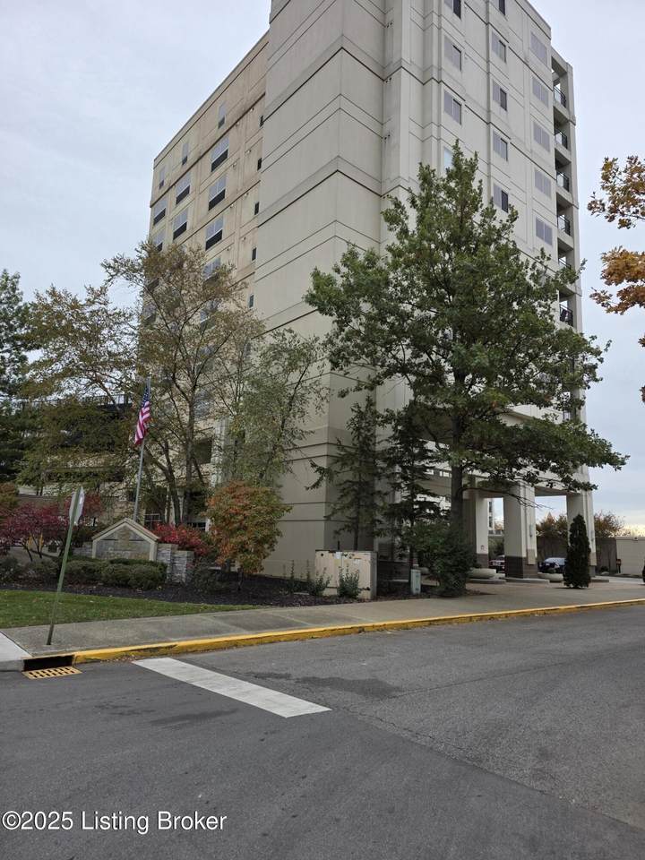 1 Riverpointe - Photo 1