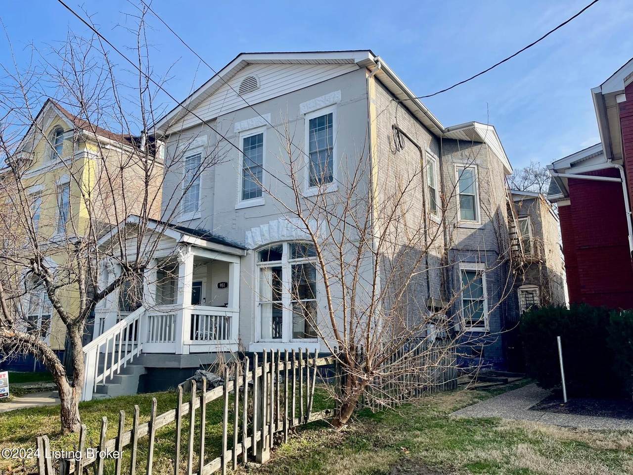 951 Brook St - Photo 1