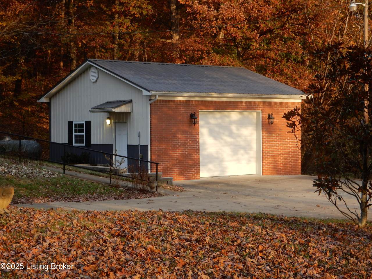 https://bt-photos.global.ssl.fastly.net/louisville/1280_boomver_1_1703194-2.jpg