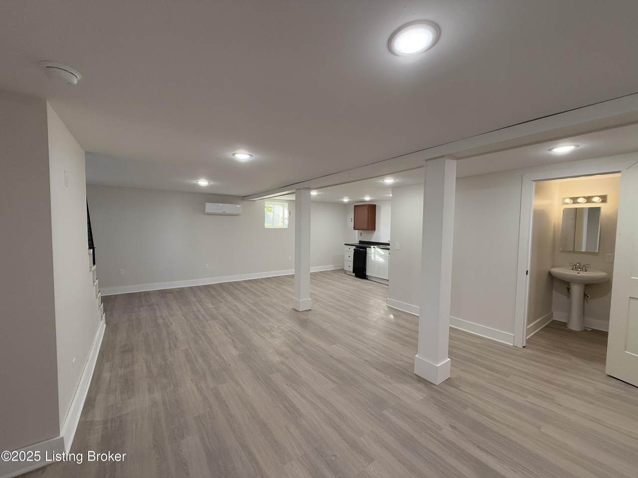 730 Hazel St - Photo 1