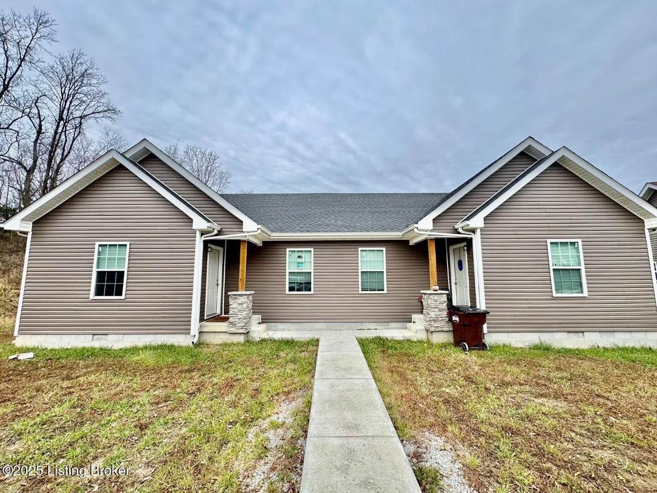 1445 Harrodsburg Rd - Photo 1