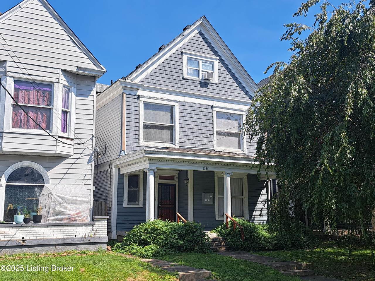 1347 Floyd St - Photo 1