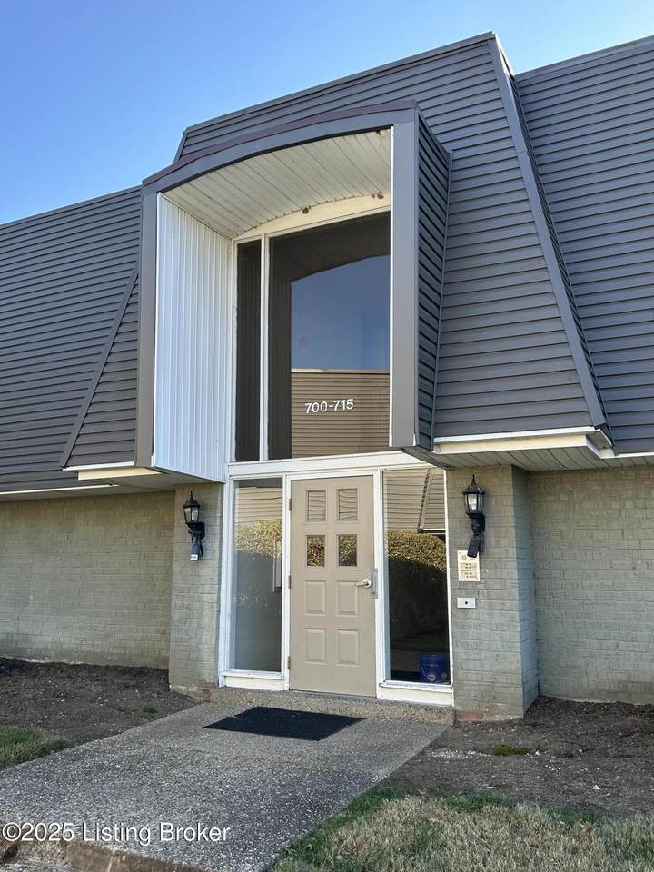 714 La Fontenay Ct - Photo 1