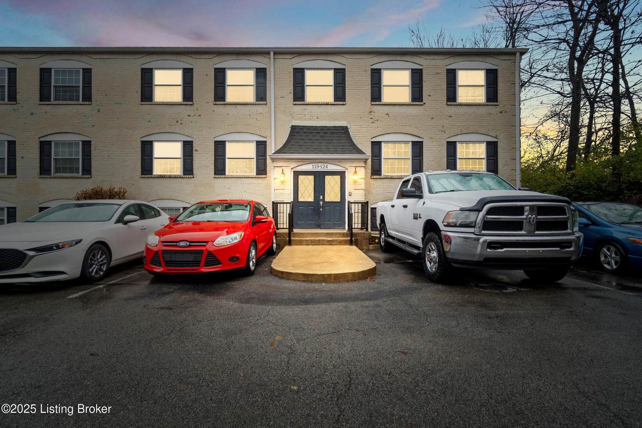 122 Middletown Square - Photo 1