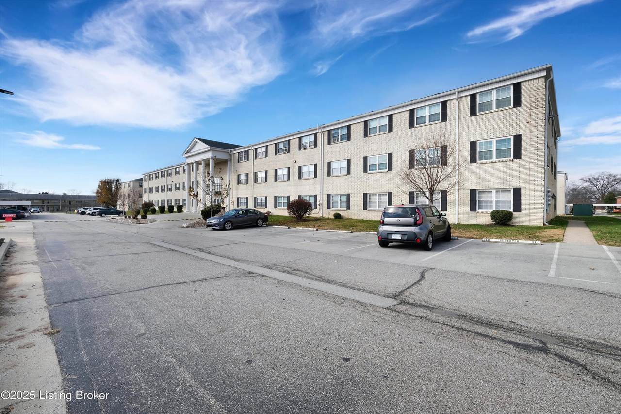 301 El Conquistador Pl - Photo 1