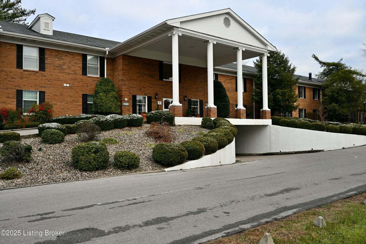 1616 Gardiner Ln - Photo 1