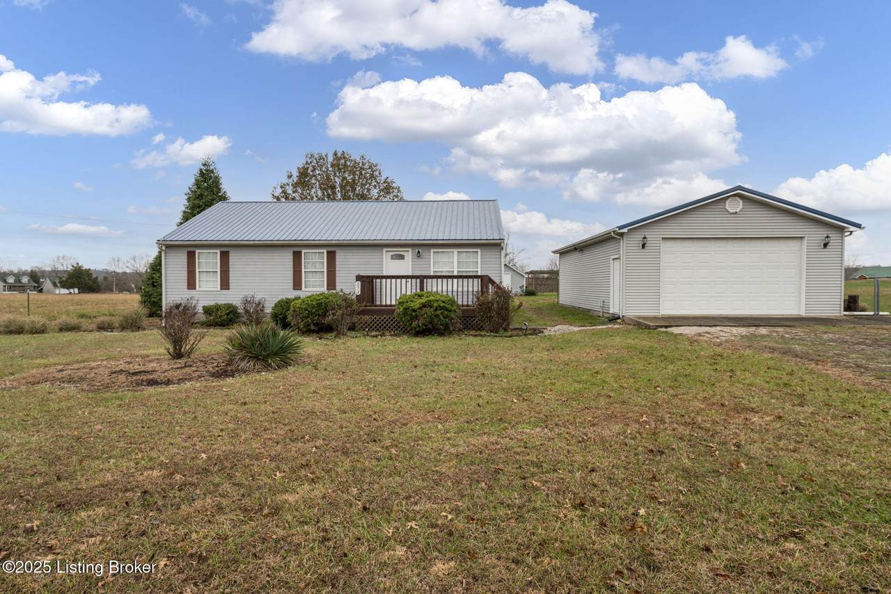 373 Jeanies Way - Photo 1